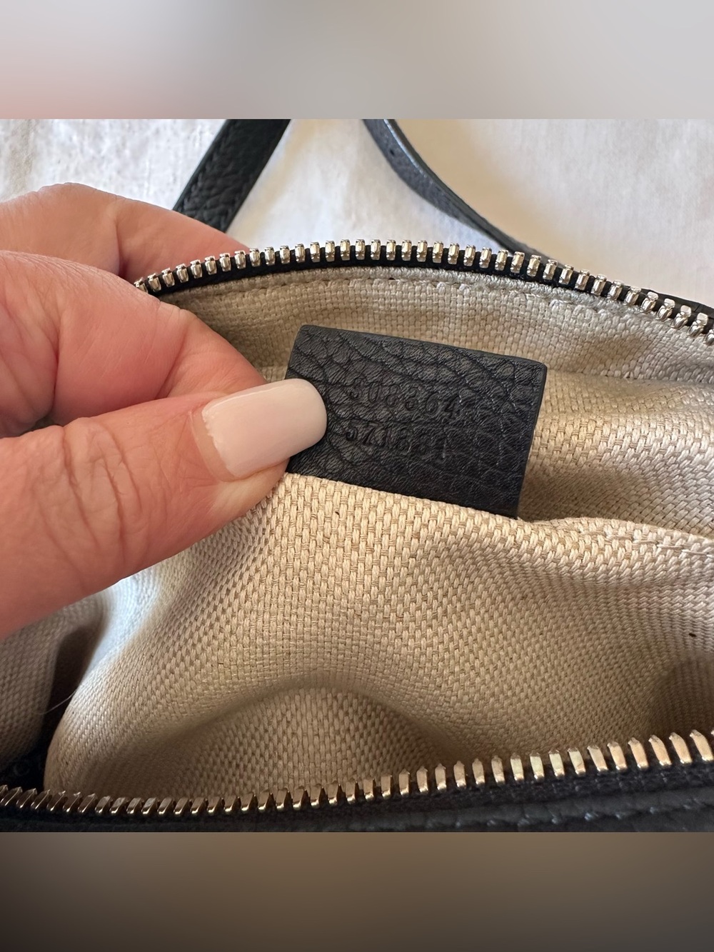 Authentic Gucci Small Soho Disco Bag - Picture 8 of 11